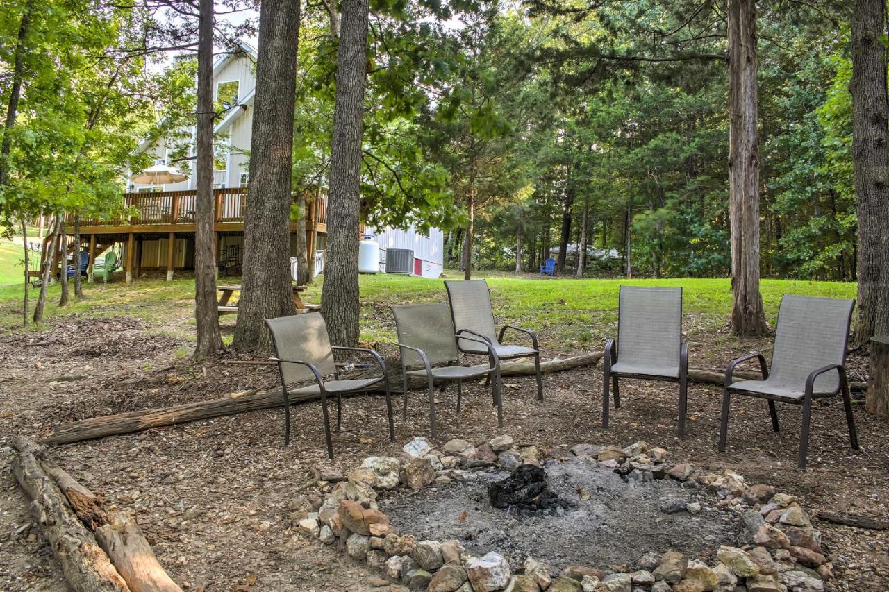 Lakefront Blue Eye Cottage With Hot Tub And Fire Pit! Exteriör bild