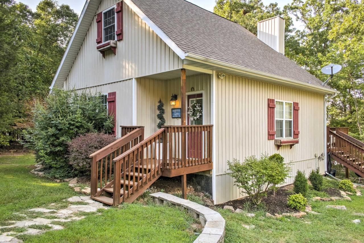 Lakefront Blue Eye Cottage With Hot Tub And Fire Pit! Exteriör bild